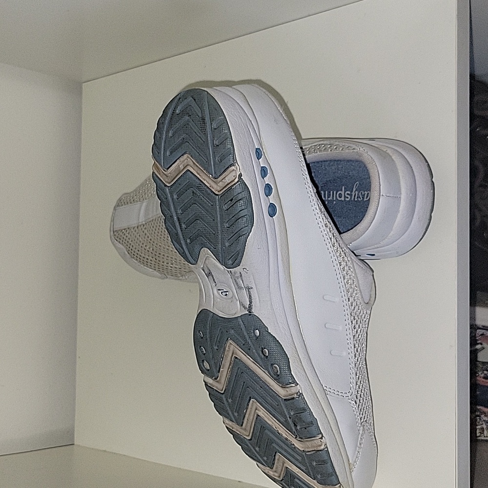 Sneaker - Picture 3 of 5